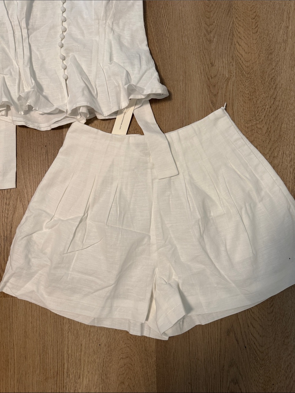 Commense White Linen-Blend Button Tank & High-Waist Shorts Set - Picture 3 of 8